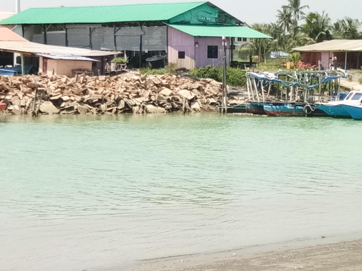 Ulfah Mersing Exterior foto